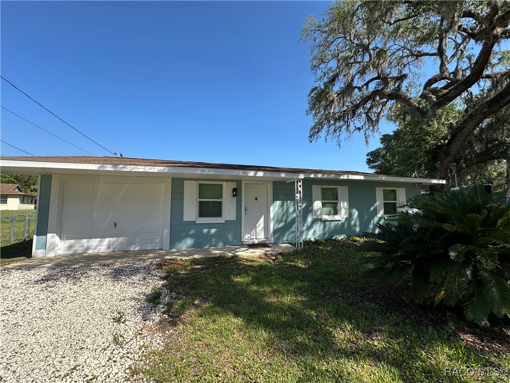 10765 W Spring Circle, Crystal River, Florida image 2