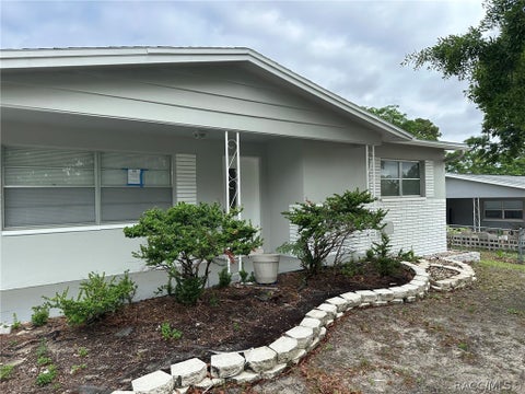 68 S Columbus Street,  FL 34465
