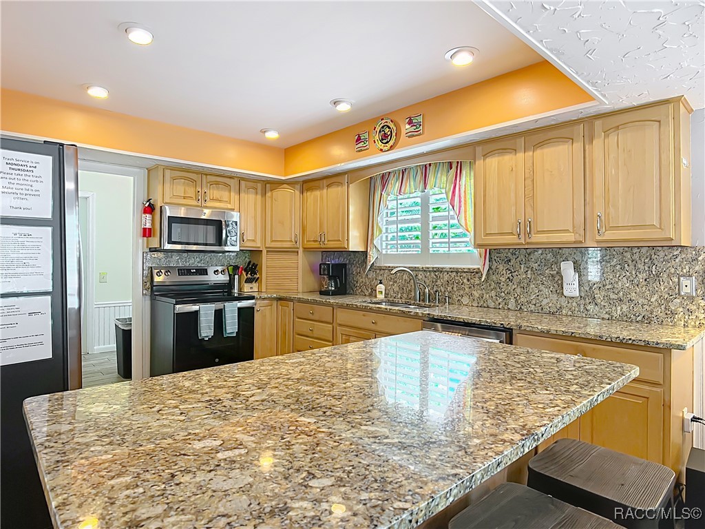 857 N Palm Springs Terrace, Crystal River, Florida image 15