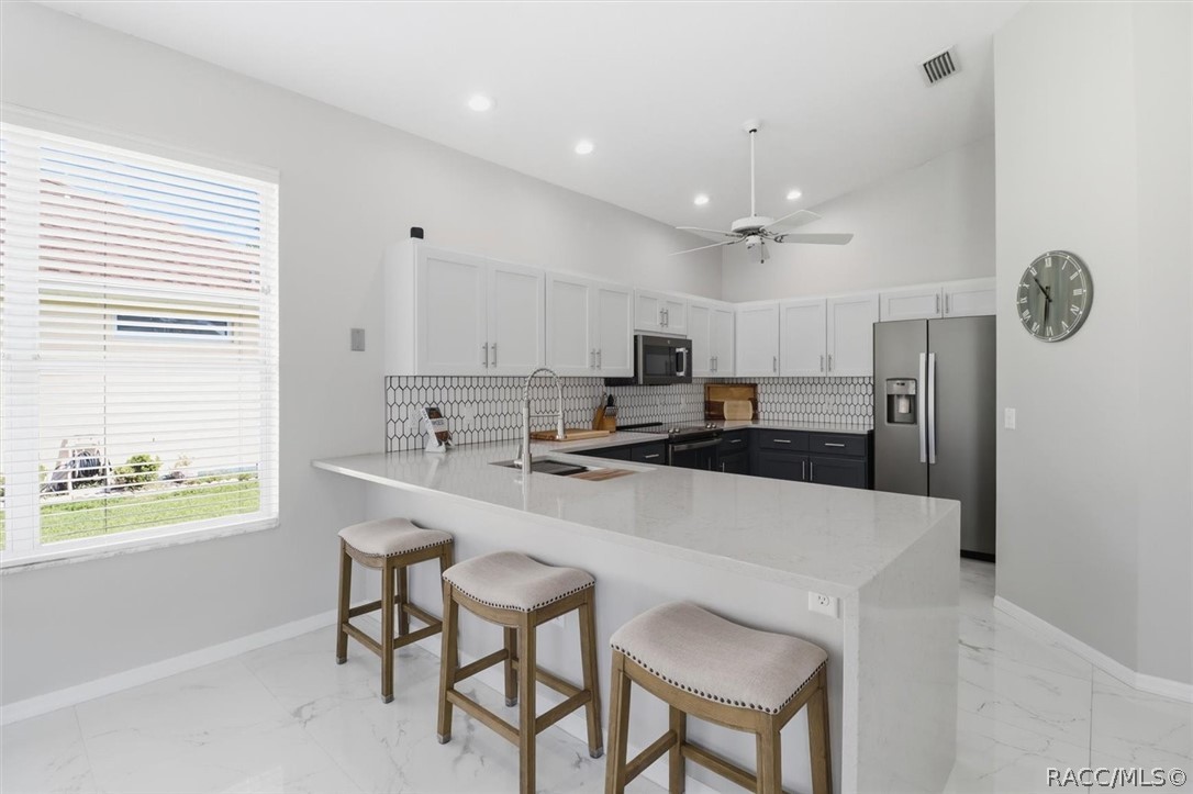 434 W Crestmont Court
