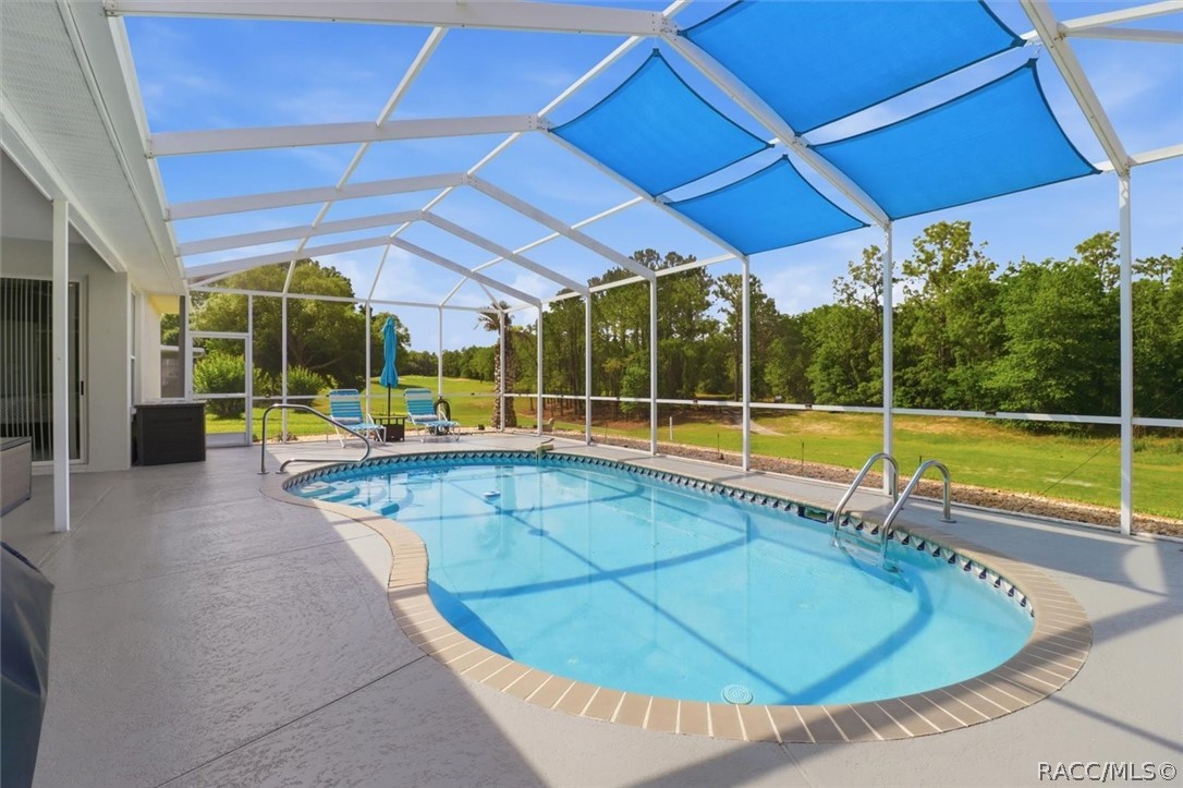 434 W Crestmont Court