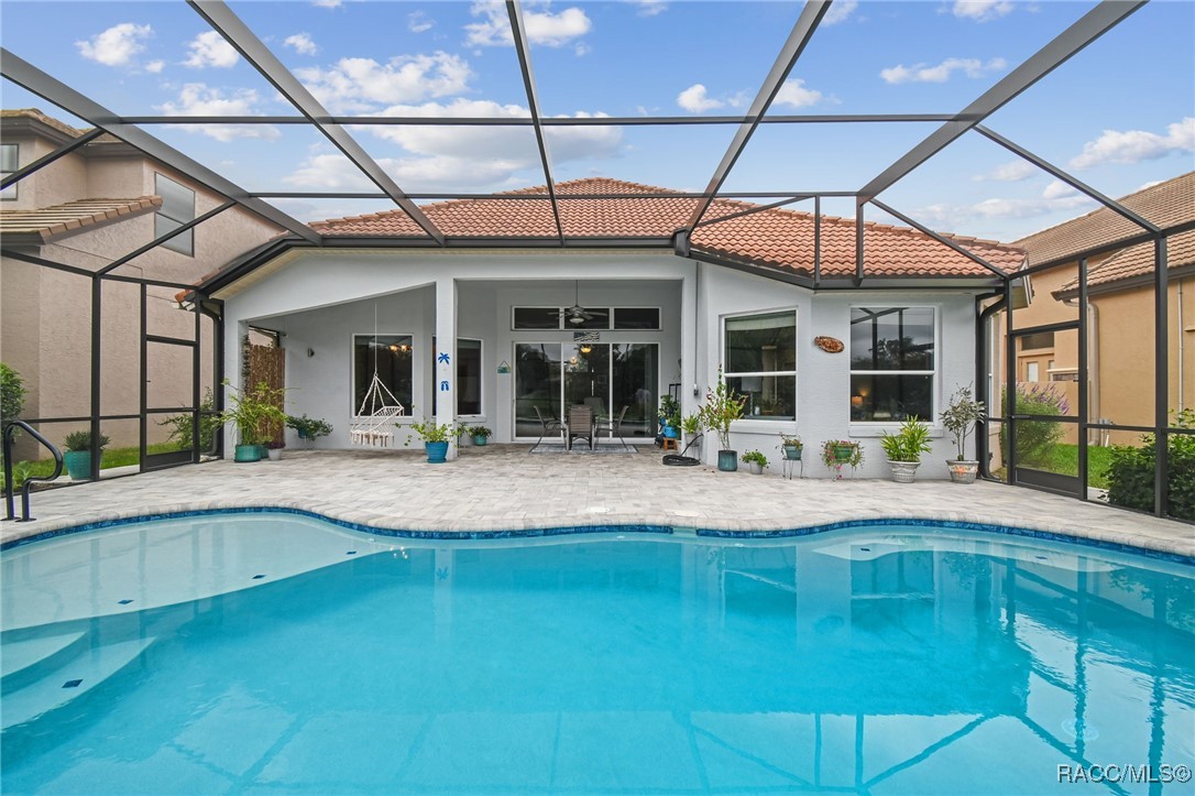 1049 W Lake Valley Court