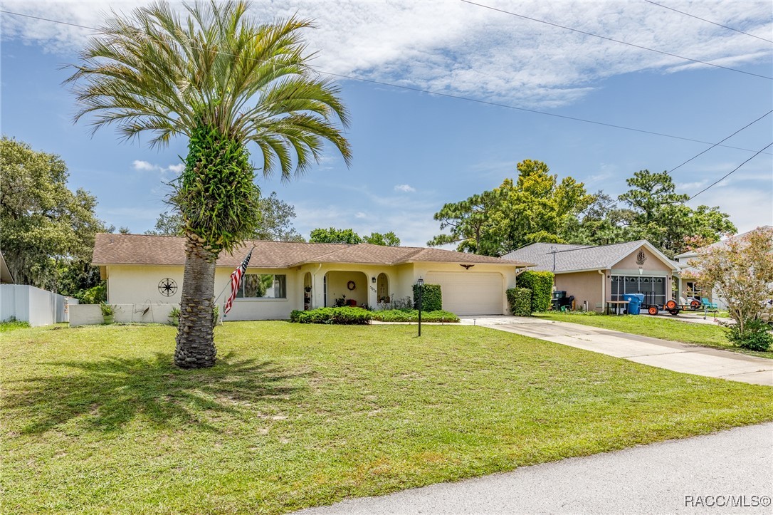 5078 Kenmore Street, Spring Hill, Florida image 2