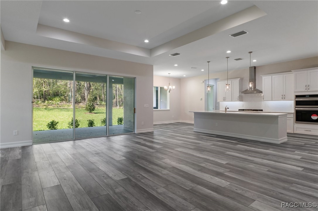 5337 N Mallows Circle, Beverly Hills, New York image 4