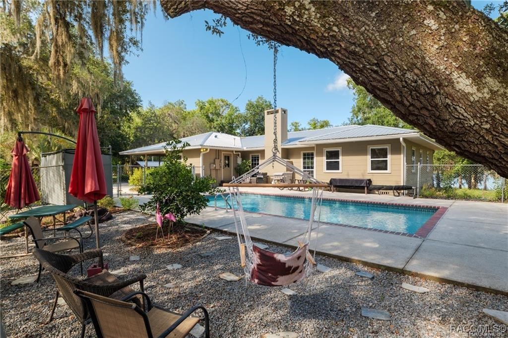 5870 N Briarcliff Terrace