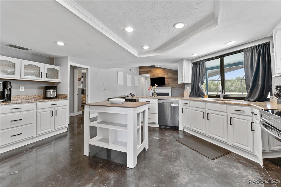 8638 Chadwick Drive, Tampa, New York image 6