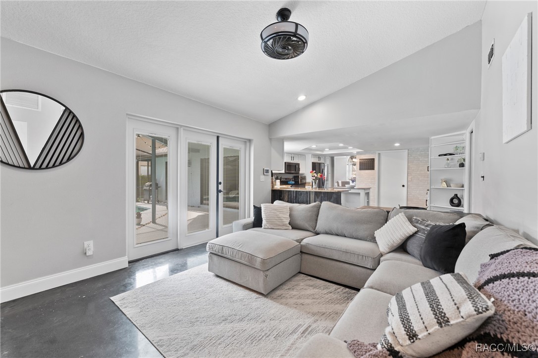 8638 Chadwick Drive, Tampa, New York image 10