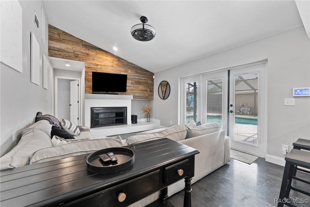 8638 Chadwick Drive, Tampa, New York image 9