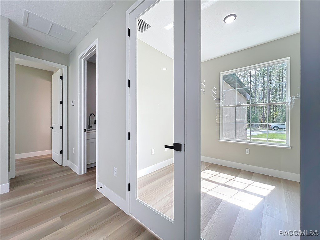 1599 W G Martinelli Boulevard