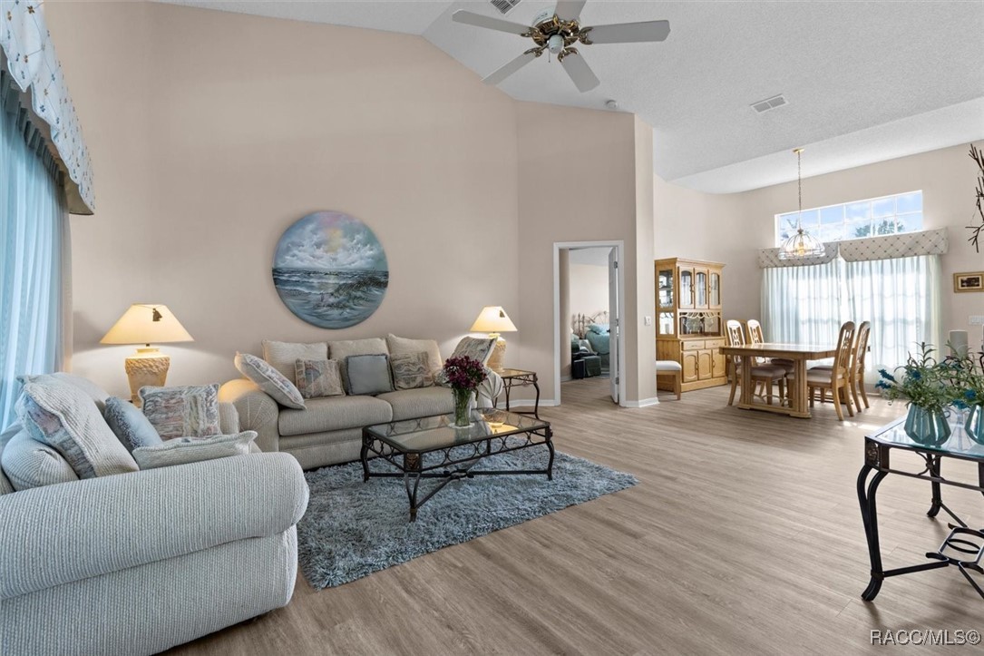 158 N Skyflower Point