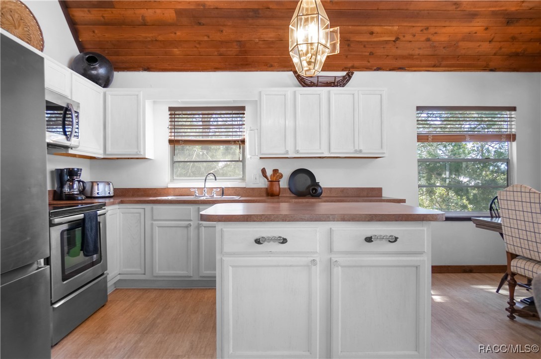 16490 SW Indiana Avenue, Cedar Key, New York image 23