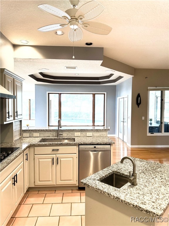10044 Twelve Oaks Court, Weeki Wachee, Florida image 24