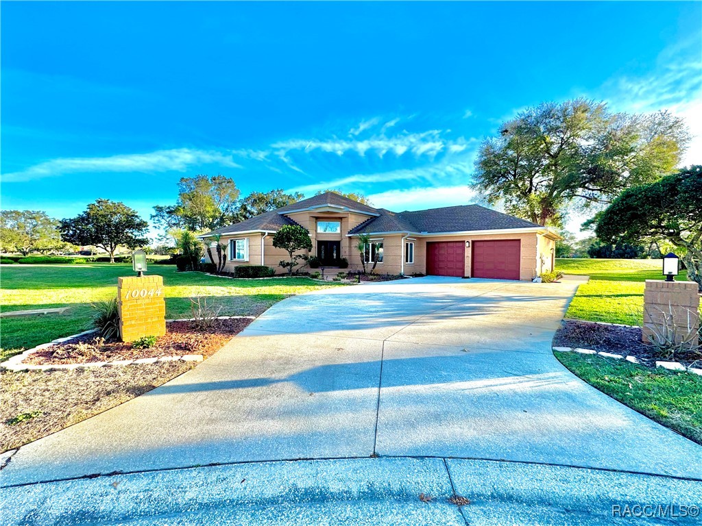 10044 Twelve Oaks Court, Weeki Wachee, Florida image 2