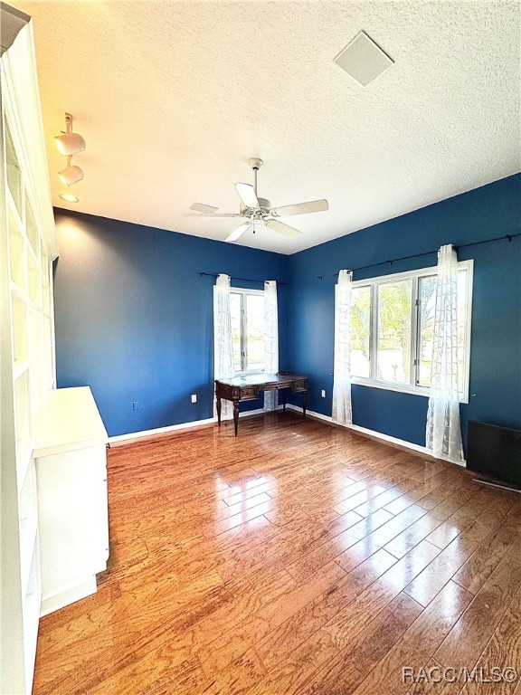 10044 Twelve Oaks Court, Weeki Wachee, Florida image 35