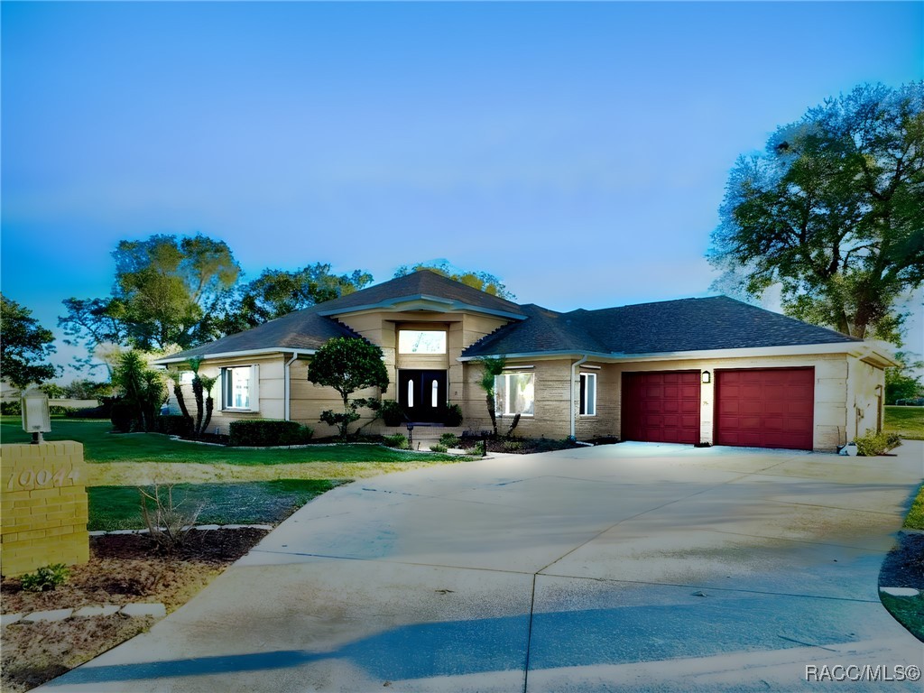 10044 Twelve Oaks Court, Weeki Wachee, Florida image 1