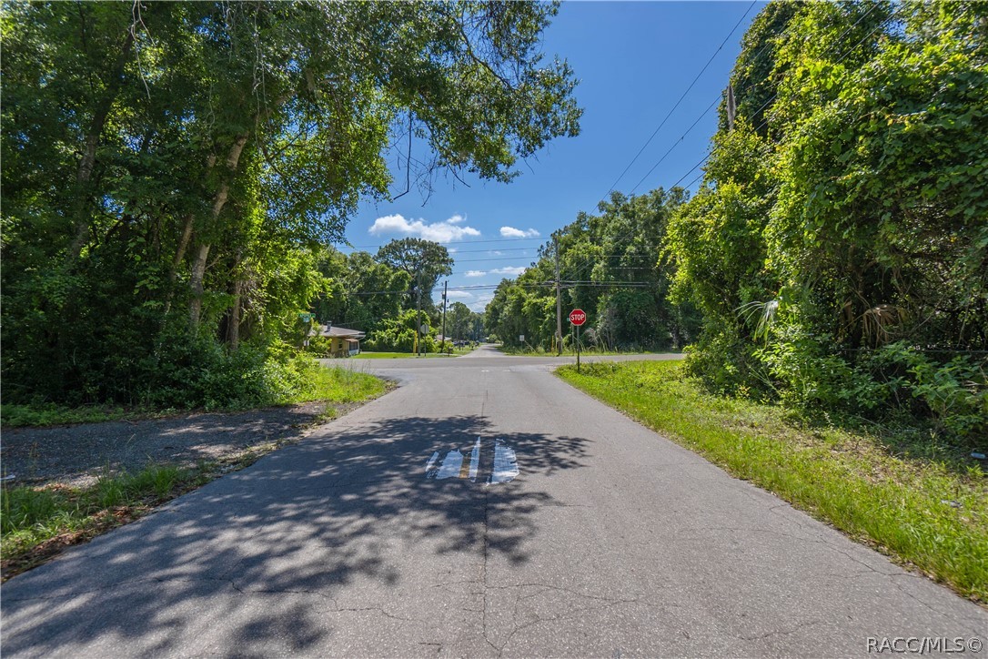 6279 E Oneida Street, Inverness, Florida image 6