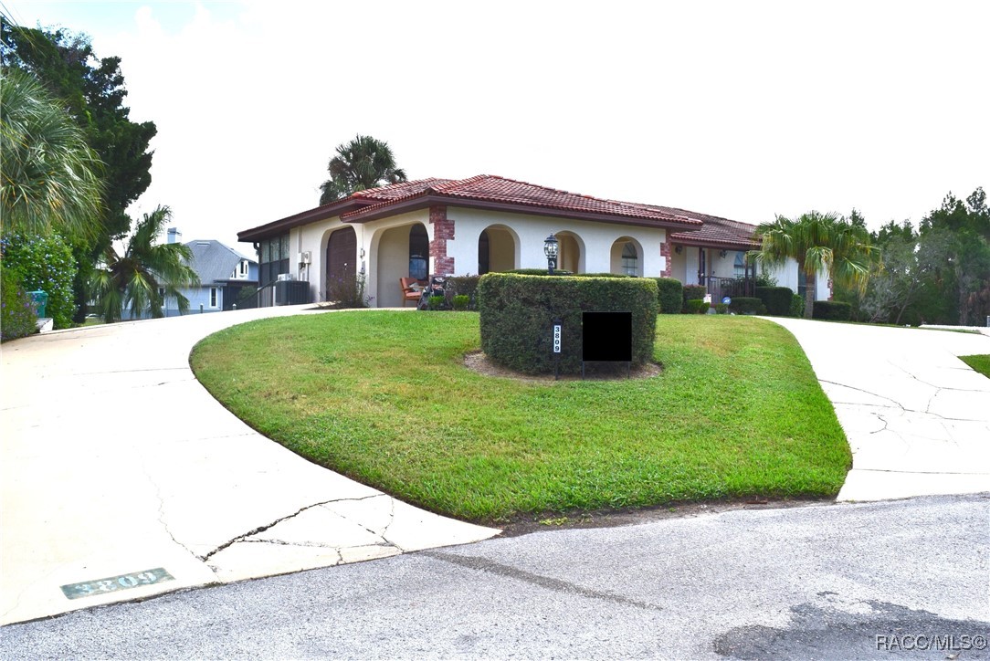 3809 N Seminole Point