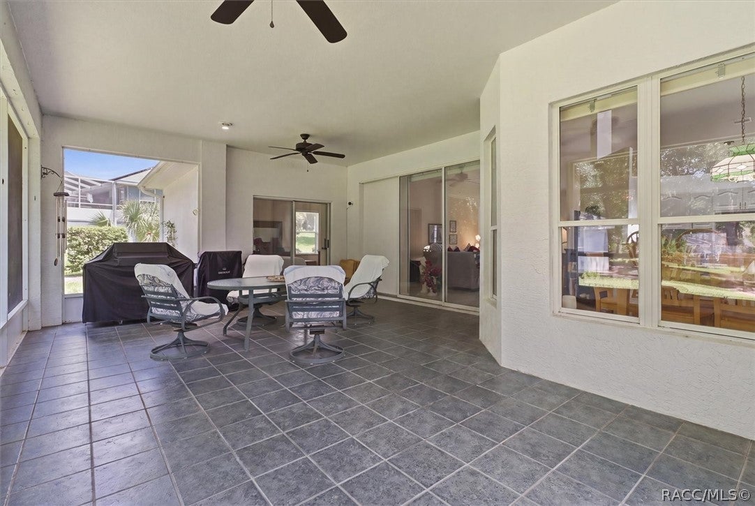 1886 E Saint James Loop