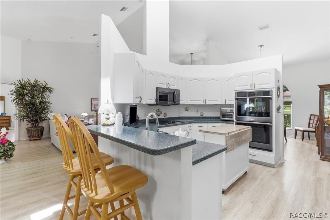 1886 E Saint James Loop