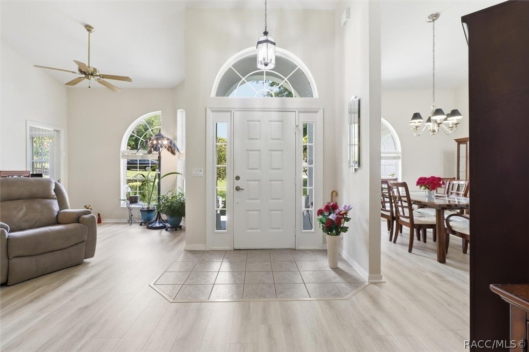 1886 E Saint James Loop