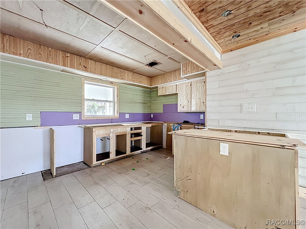 5 NE 2nd Street, Crystal River, Florida image 9