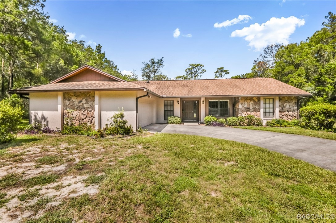 12070 S Fern Point, Floral City, Florida image 2