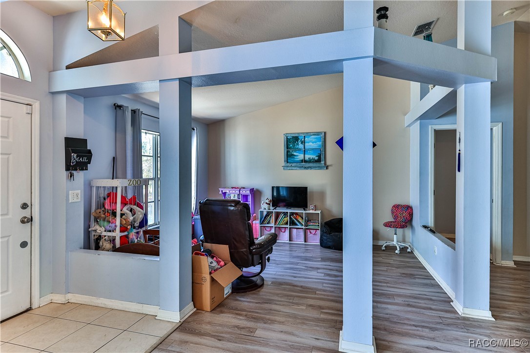 10 Greentree Street, Homosassa, New York image 3