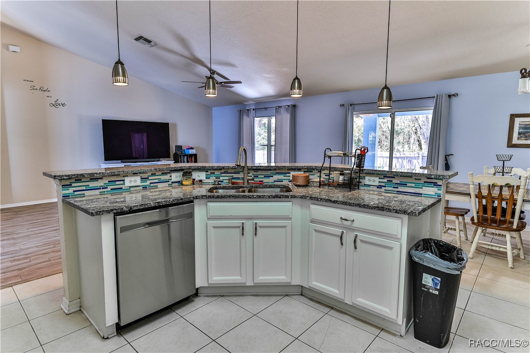 10 Greentree Street, Homosassa, New York image 12