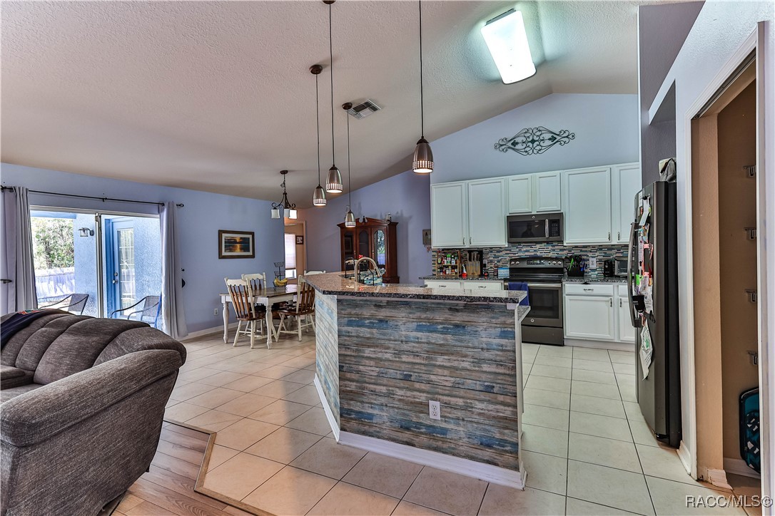 10 Greentree Street, Homosassa, New York image 7