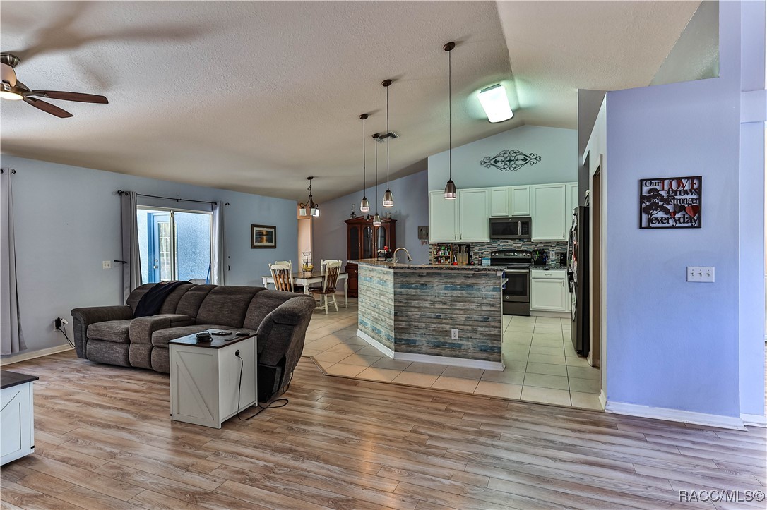 10 Greentree Street, Homosassa, New York image 6