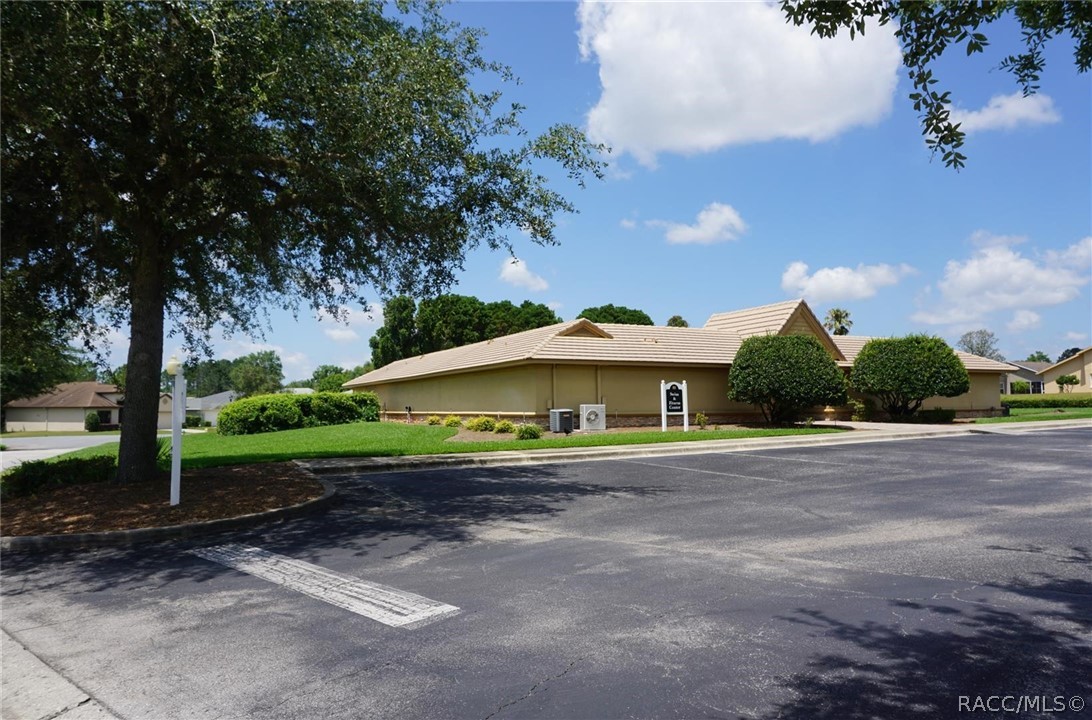 2342 N Brentwood Circle, Lecanto, Florida image 4