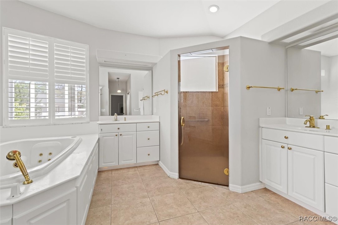 3563 W Blossom Drive, Beverly Hills, New York image 28