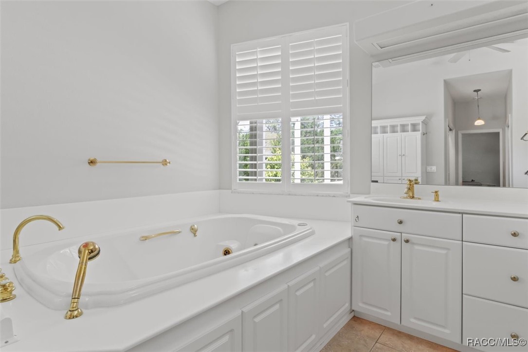 3563 W Blossom Drive, Beverly Hills, New York image 30