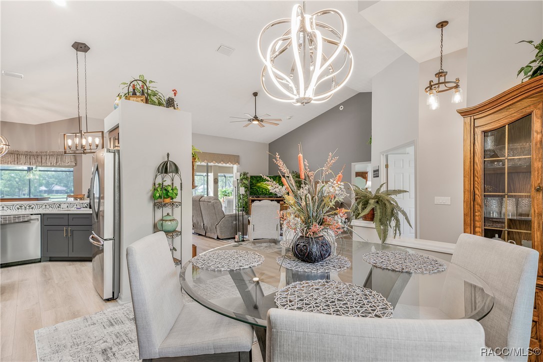 5771 N Carnation Drive, Beverly Hills, New York image 14
