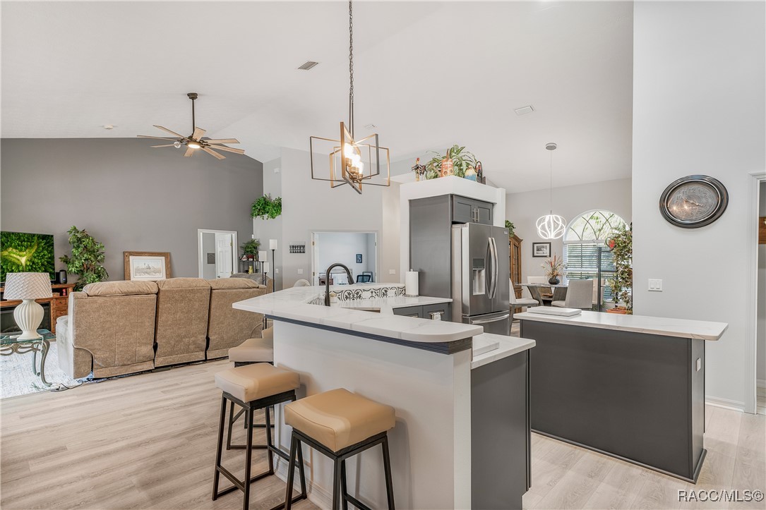 5771 N Carnation Drive, Beverly Hills, New York image 7