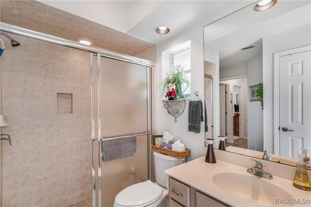 5771 N Carnation Drive, Beverly Hills, New York image 31