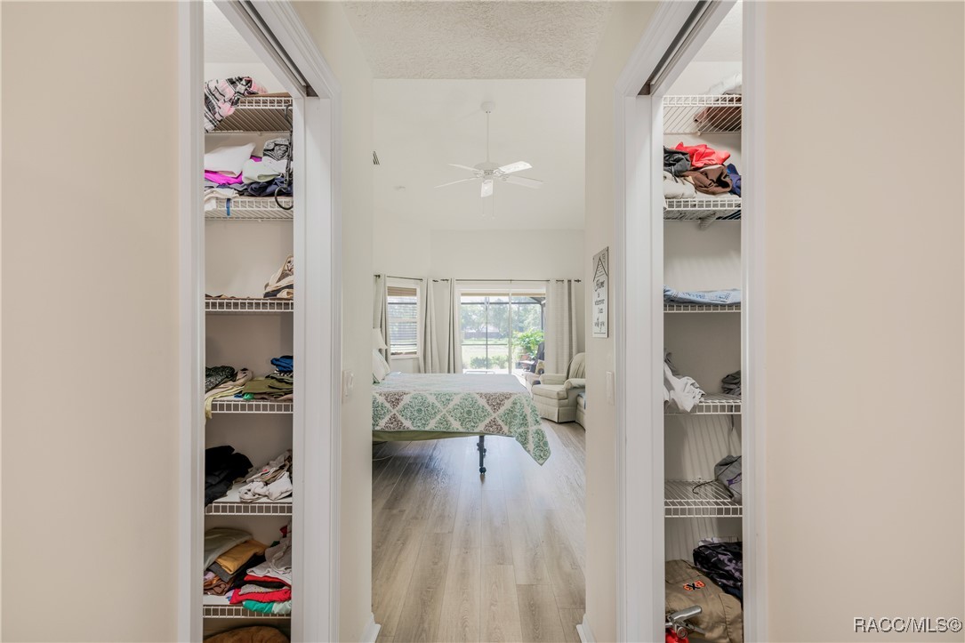 5771 N Carnation Drive, Beverly Hills, New York image 24