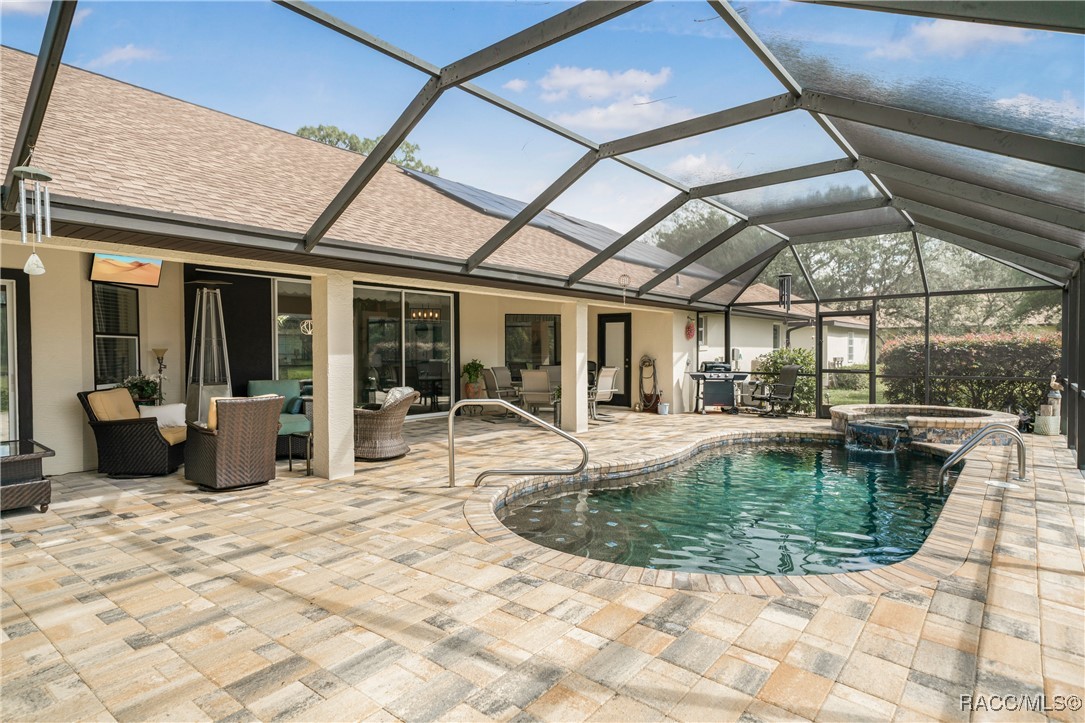5771 N Carnation Drive, Beverly Hills, New York image 34