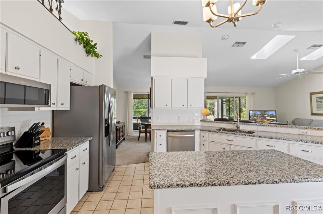 1469 N Chapelcross Loop, Crystal River, Florida image 2
