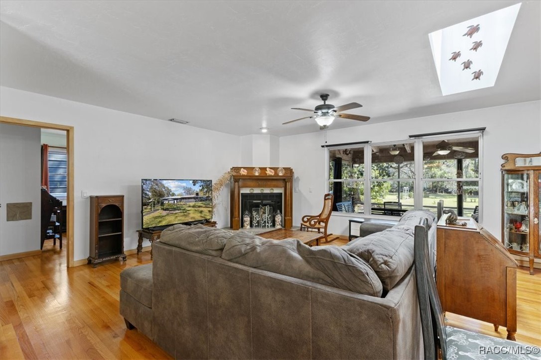 4715 Riverside Drive, Yankeetown, Florida image 17