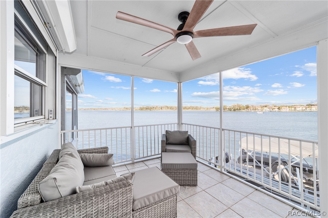 2243 N Kings Cove Point