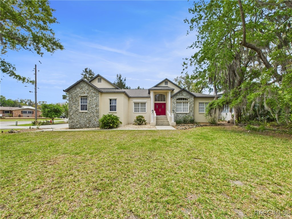 402 NW Magnolia Circle, Crystal River, Florida image 1