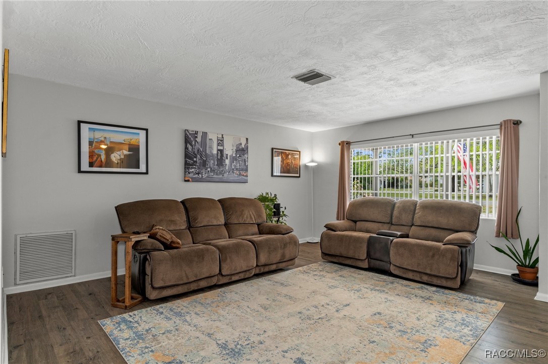 3 Clifford Drive, Beverly Hills, New York image 16