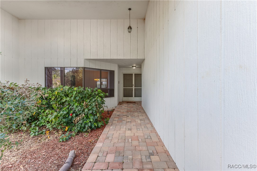 10086 Huckleberry Drive, Spring Hill, Florida image 8