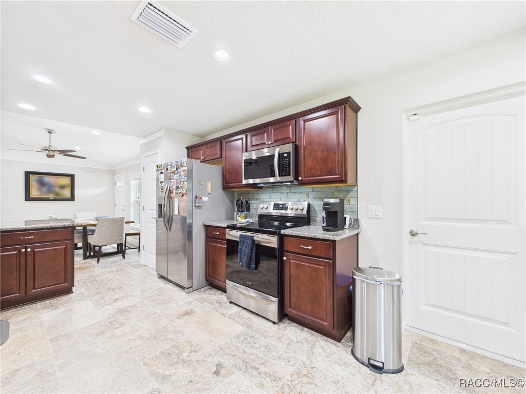8456 N Dove Orchid Drive, Citrus Springs, Florida image 10