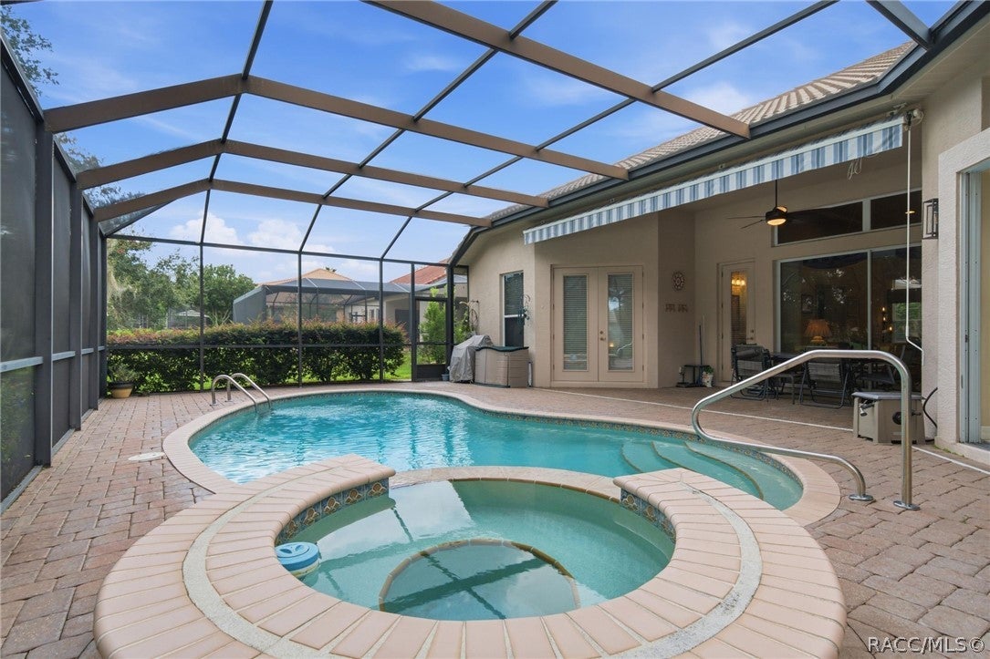 1041 W Beagle Run Loop