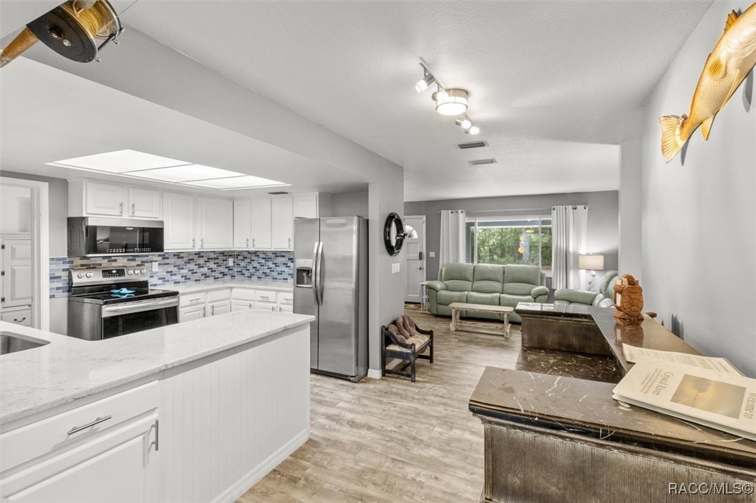 868 N Gardenview Terrace, Crystal River, Florida image 9