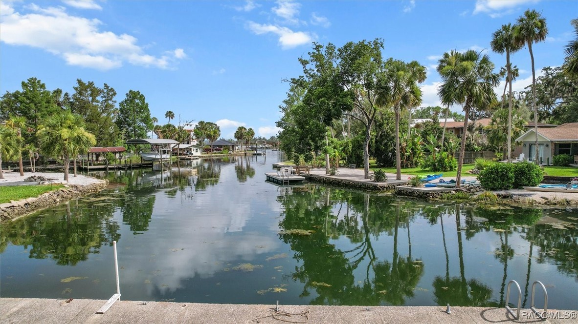 868 N Gardenview Terrace, Crystal River, Florida image 2