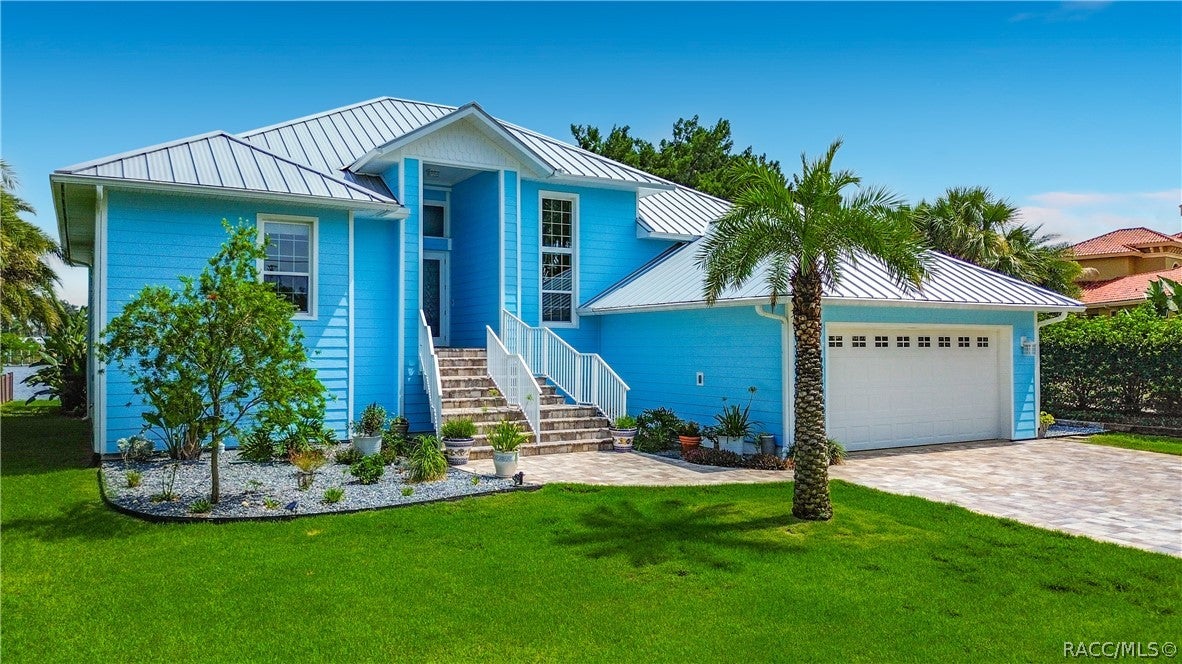 838 SW Kings Bay Drive