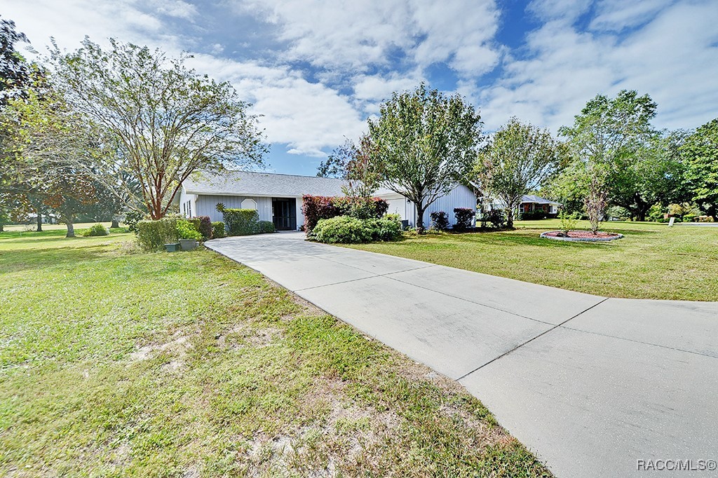 90 E Falconry Court, Hernando, Florida image 1